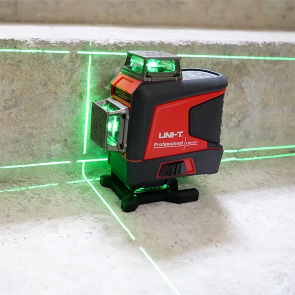 UNI-T LM576LD-e 16-Line 3D Laser Level projecting green laser lines during self-leveling