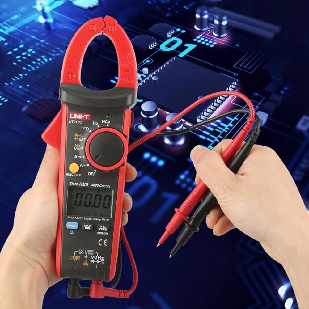 UNI-T UT216C True RMS digital clamp meter powered on and ready for measurement – 600A AC DC current, voltage, frequency and NCV tester for electricians, control panels and field service Sri Lanka.