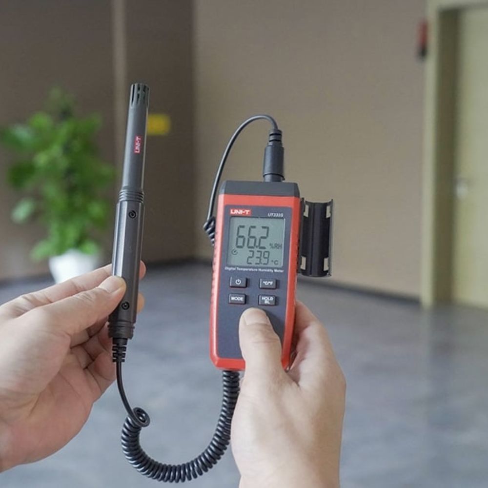 UNI-T UT333S split-type digital humidity meter used for outdoor environment temperature and humidity measurement with external probe