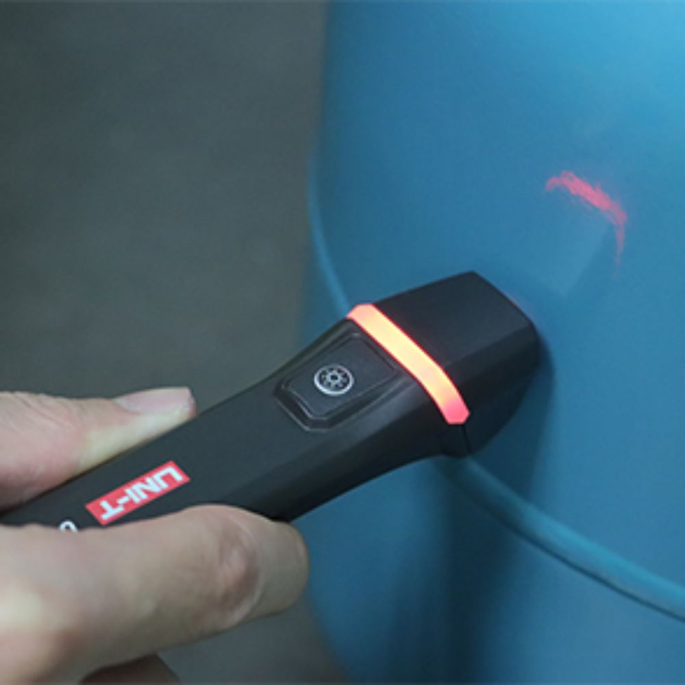 UNI-T UT345C LPG tank level checker testing gas cylinder with red LED indicating no liquid detected