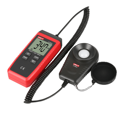 Close-up of the UNI-T UT383S digital lux meter's clear LCD screen displaying an accurate light level reading of 340 Lux.