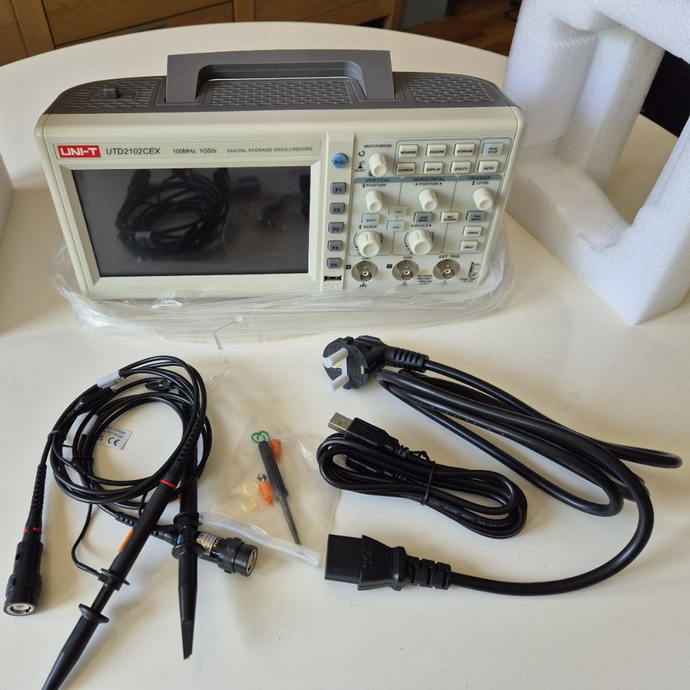 UNI-T UTD2102CEX digital oscilloscope automotive sensor signal testing - Vehicle electronics diagnostics control systems 32 trigger types analysis Sri Lanka.